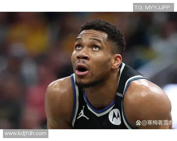 场均24+6仍难改变字母哥现状！甘愿做布克的“斯图尔特”，可惜被拒绝